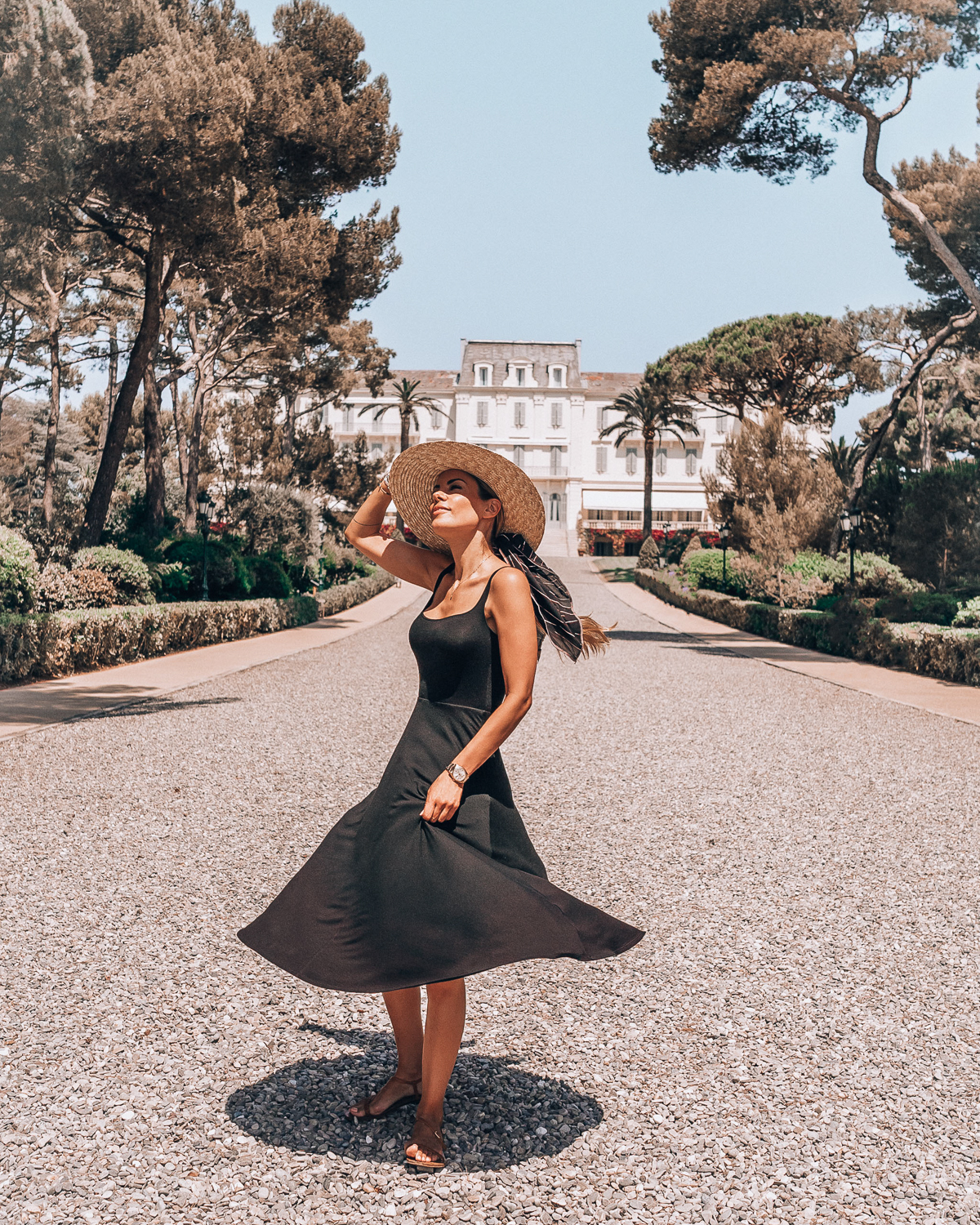 black dress on women 